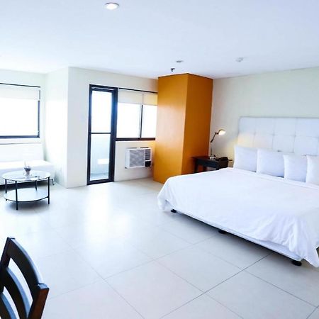 The Victor Hotel Makati City Dış mekan fotoğraf