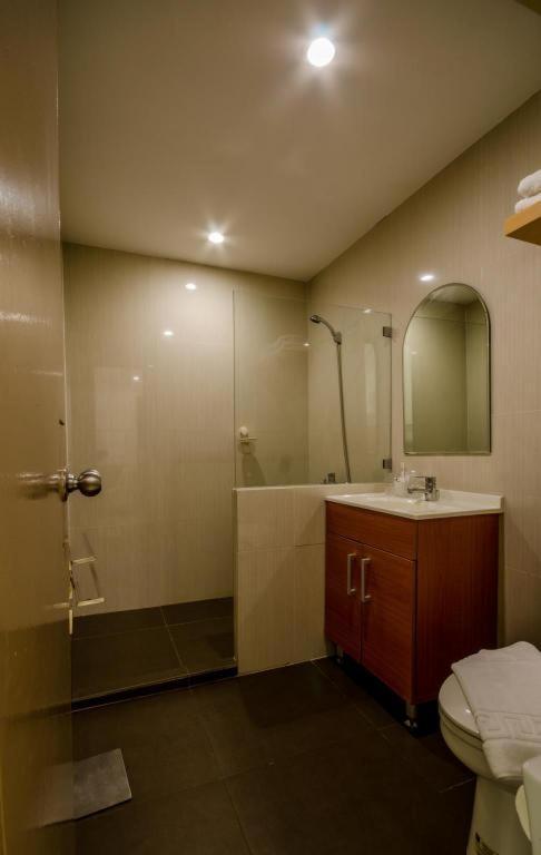 The Victor Hotel Makati City Dış mekan fotoğraf